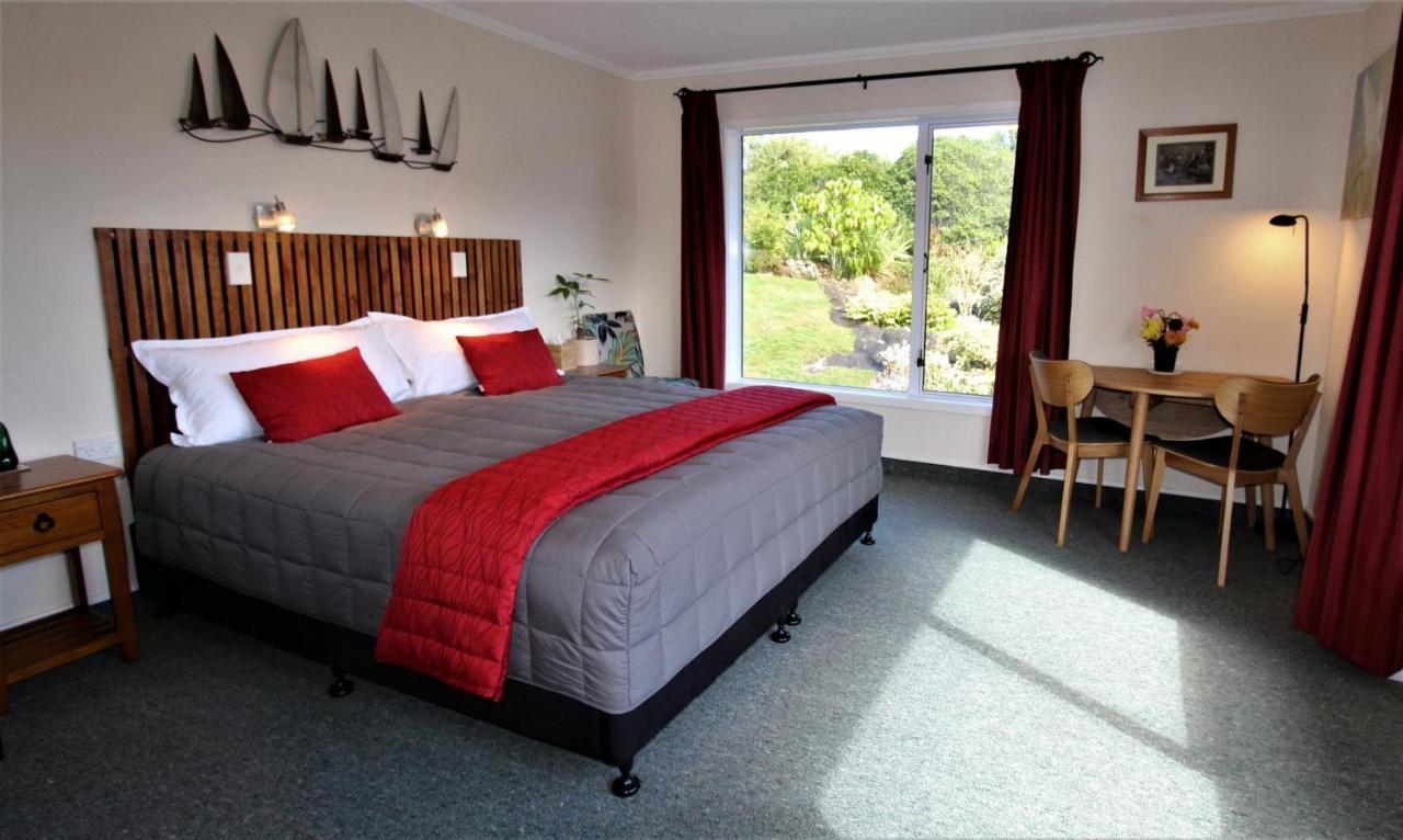 Labyrinth Gardens Guest House Такака Экстерьер фото