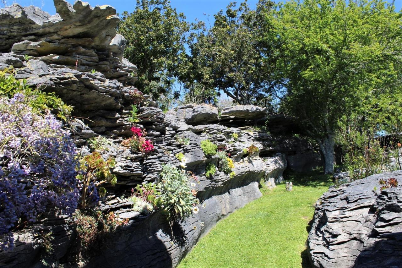 Labyrinth Gardens Guest House Такака Экстерьер фото